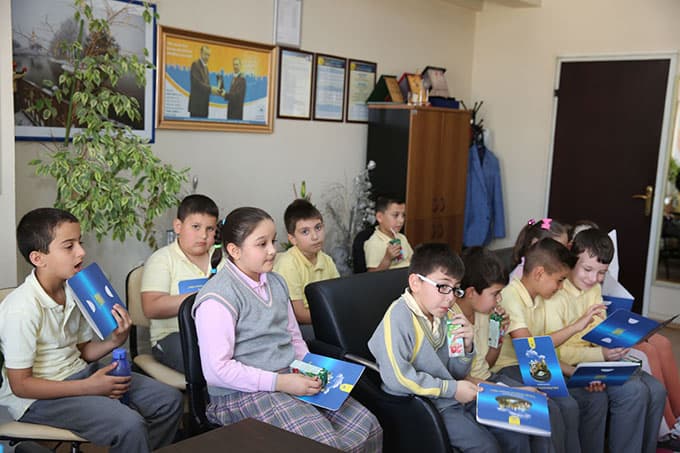Başkan yardımcısı Sezer'e öğrencilerden ziyaret