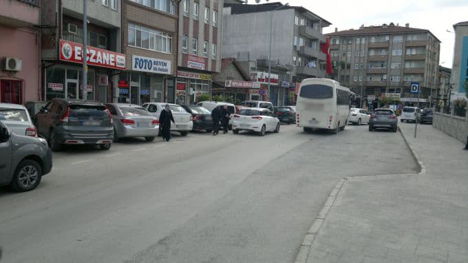 Kaymakamlık önündeki trafik sorununa tepki