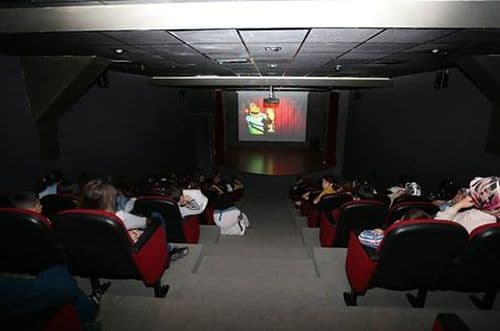 Çocukları bu maymunu çok sevdi