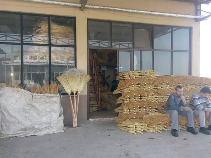 Süpürgecilik belgeseli ile başarı ödülü kazandılar.