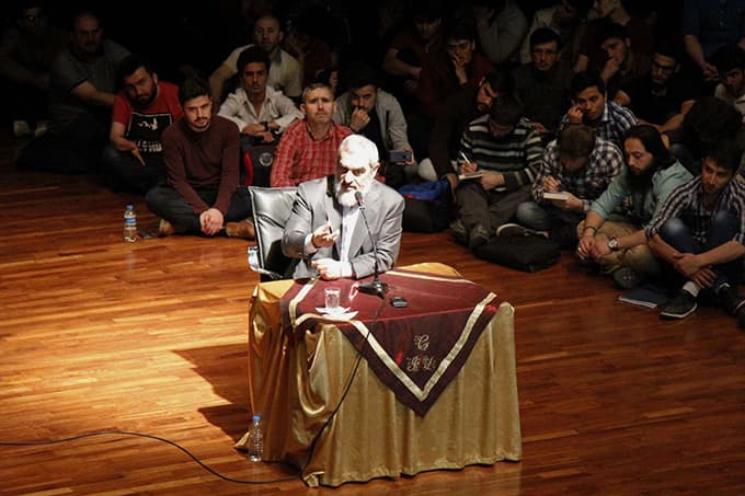 "Hürriyet başıboşluk değildir"