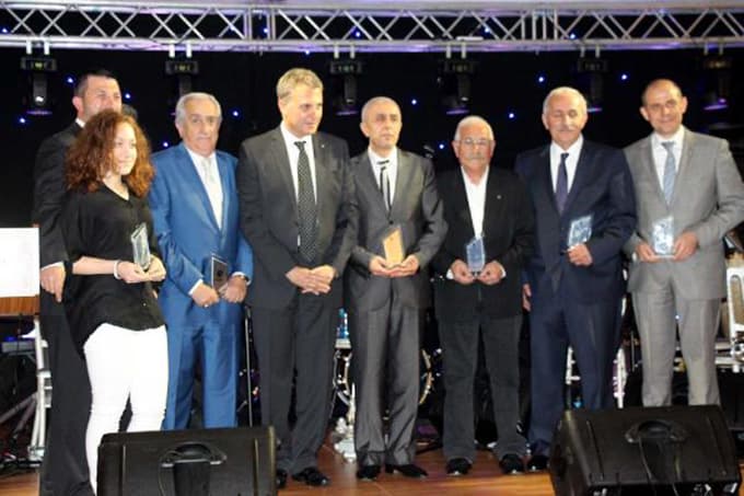 Sakarya Beşiktaşlılar Derneği'nin 20. yıl balosu düzenlendi