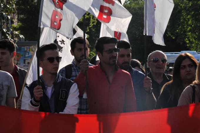 TBMM Başkanı'nı türkü ile protesto ettiler