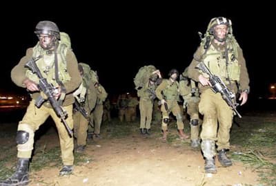 İsrail'in Dün Akşam Başlattığı Kara Operasyonu Sürüyor