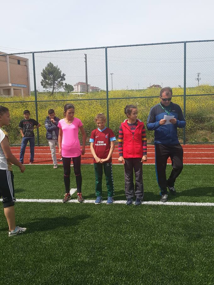 Madalyaları toplayıp okullarına döndüler