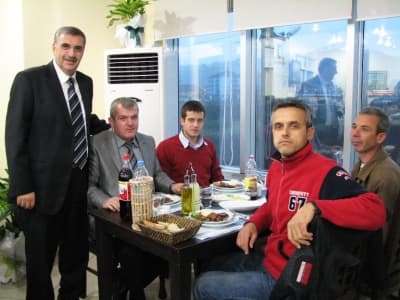 Zeki Toçoğlu'ndan Lider Serdivanspor'a Jest