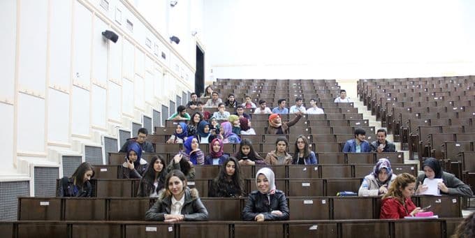 Sınav öncesi İstanbul'da stres attılar