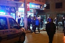 Akyazı'da iki grup birbirine girdi