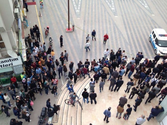 Çark Caddesi'nde intihar girişimi!