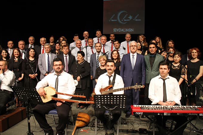 Öğretmenler korosu ilk sınavından tam not aldı