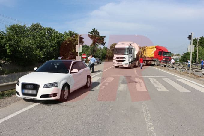 Hendek'te zincirleme kaza