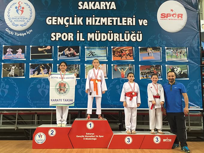 Geyveli sporcular madalyaları topladı