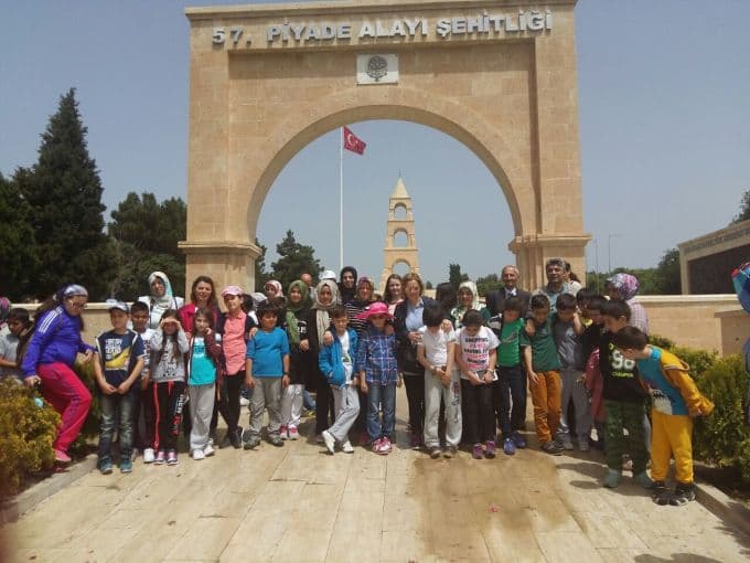 Sakaryalı öğrenciler, "Çanakkale geçilmez" dedi