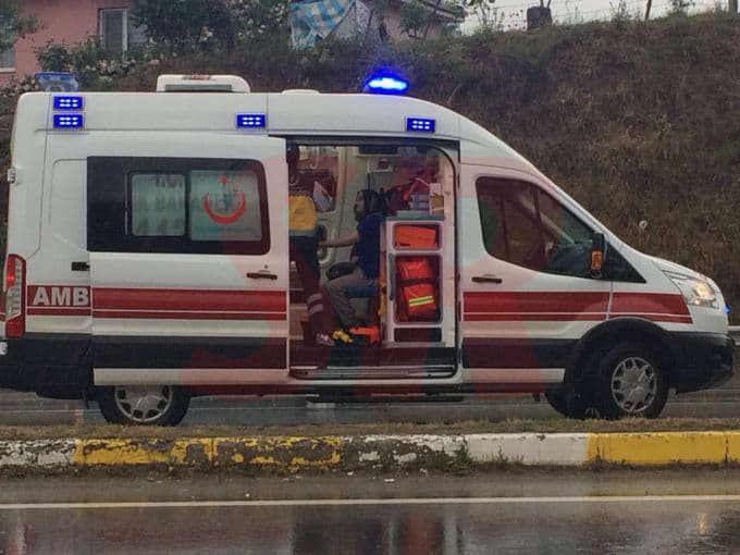 Üç araç birbirine girdi: 5 yaralı!