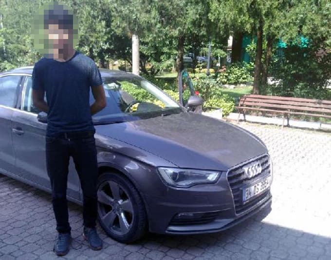 Otostop yaptığı otomobili çaldı