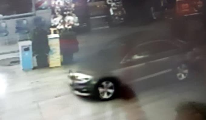 Otostop yaptığı otomobili çaldı