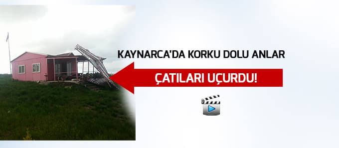 Kaynarca'da fırtına evin çatısını uçurdu