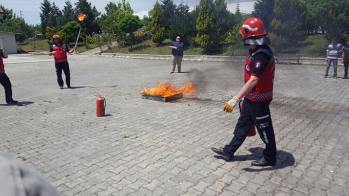 Seyfettin Selim Meslek Yüksekokulu'nda yangın tatbikatı