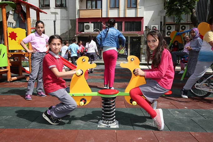 Parklar yaz tatiline hazır