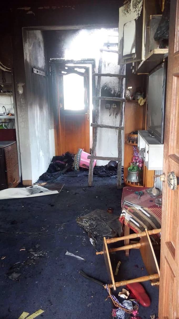 Tek katlı ev cayır cayır yandı