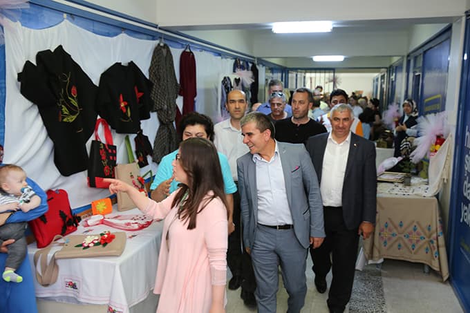 Camili Bilgievi yılsonu sergisi açıldı