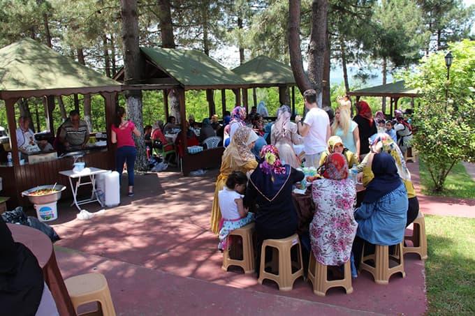 Ferizli'de kursiyerlere yıl sonu pikniği