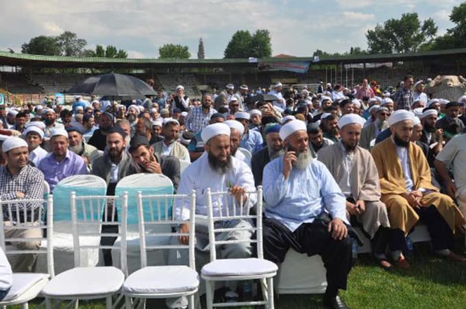 Mahmut Efendi'nin katıldığı programda protesto