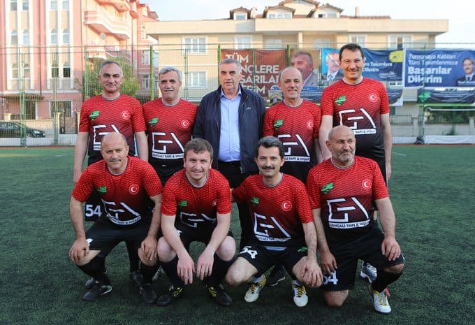 Başkanlar, yeşil sahada ter döktü