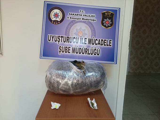 Uygulamada yakayı ele verdi