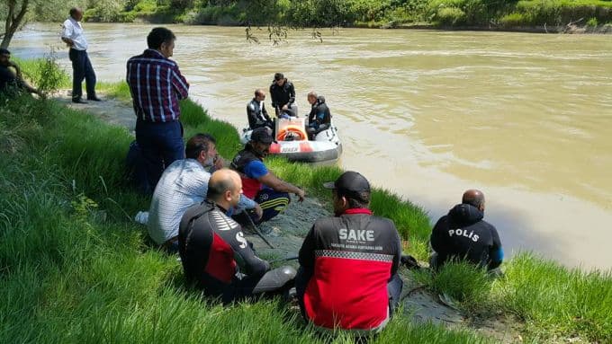 Nehre düşen Yasin'in cansız bedeni bulundu