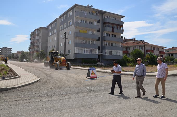 Başkan Öztürk, asfalt çalışmalarını denetledi
