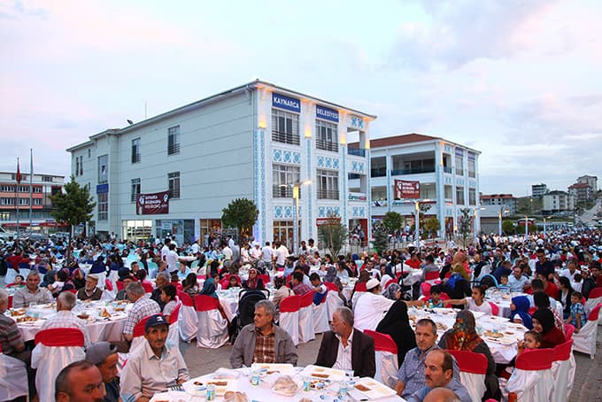 Kaynarca gönül sofralarında Buluştu