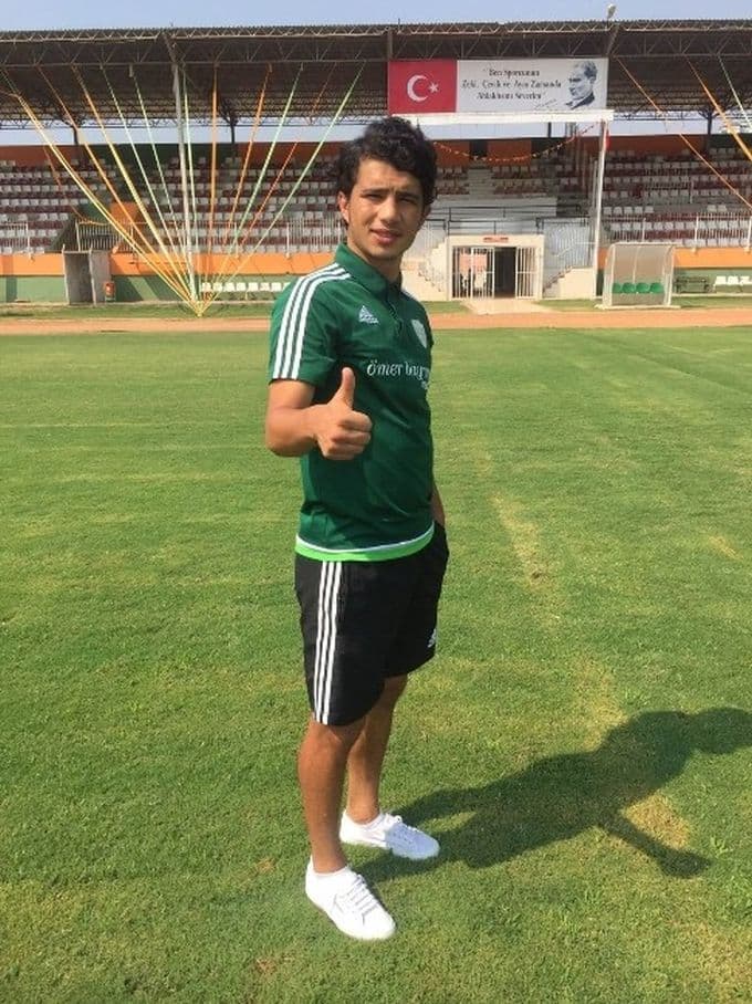 Genç forvet Sakaryaspor'da