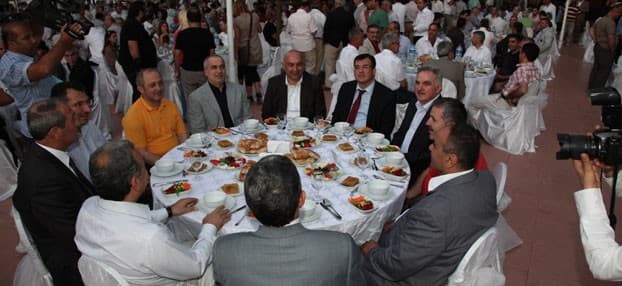 SESOB'tan anlamlı iftar