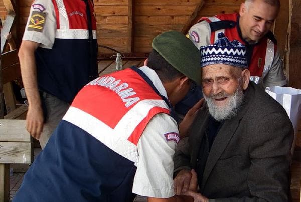 Jandarmadan ağlatan sürpriz