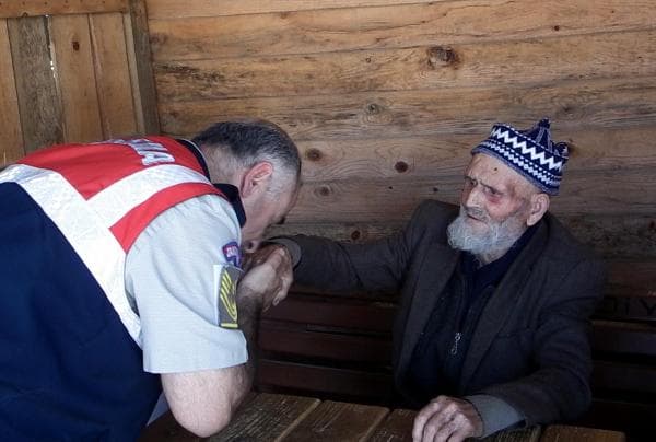 Jandarmadan ağlatan sürpriz