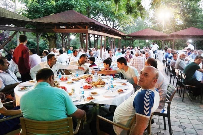 Dadaşlar iftarda buluştu