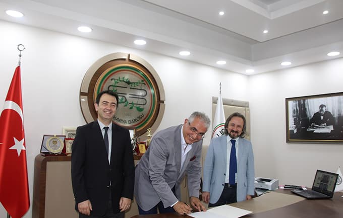 Sakarya Barosu'ndan avukatlara büyük hizmet