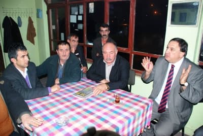 <p><font face="arial,helvetica,sans-serif" size="2"><strong>Haksızlığa Dur Diyeceğiz</strong></font></p><p><font face="arial,helvetica,sans-serif" size="2">Hep haksızlığa uğrayanların yanında olduklarını, kimsenin başını &ouml;ne eğdirmediklerini vurgulayan MHPli To&ccedil;oğlu;<font color="#333399"> &ldquo;B&uuml;y&uuml;kşehirin b&uuml;t&uuml;n k&uuml;lfeti, k&ouml;yleri yıkıldı. Ama mahalle olan k&ouml;yler, b&uuml;y&uuml;kşehir nimetlerin hi&ccedil;birinden yararlandırılmamıştır. Bu şehirde k&ouml;yl&uuml;lere yapılan yanlışlıkların hesabı 29 Mart'ta dur denilecek ve verilecektir. Beraber olup, bu şehri birlikte ayağa kaldıracağız. Hizmete &ouml;ncelikle k&ouml;ylerimizden başlayacağız. <strong>Yeter ki siz bize g&uuml;venin, bize itimat edin, bizi destekleyin</strong>&rdquo; </font>diye konuştu. </font></p>
