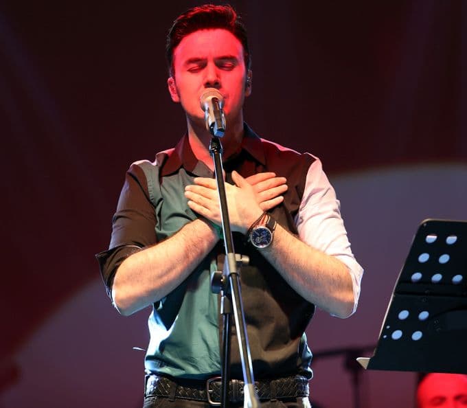 Mustafa Ceceli konser için geliyor