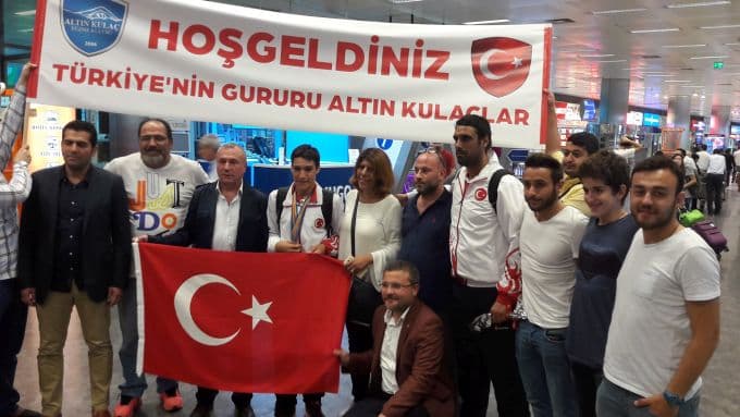 Sakaryalı yüzücü, İtalya'dan madalya ile döndü