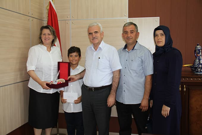 Öykülerle Değerlerimiz yarışmasının ödülleri verildi