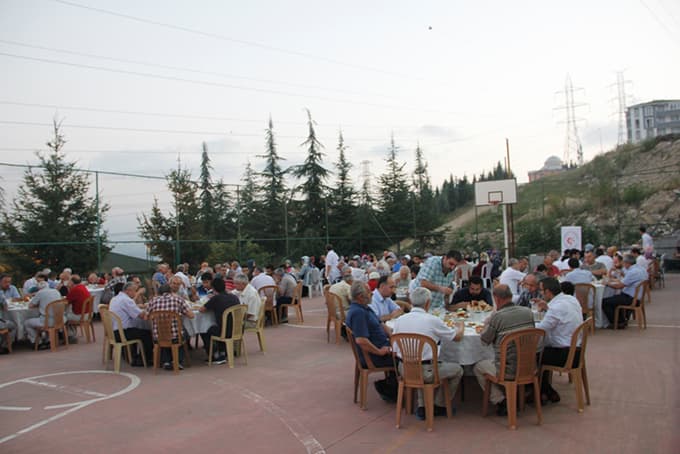 İYC geleneksel iftar yemeğinde buluştu