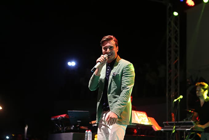 Mustafa Ceceli Sakaryapark'ta hayranları ile buluştu