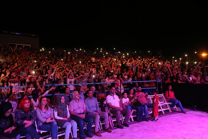 Mustafa Ceceli Sakaryapark'ta hayranları ile buluştu