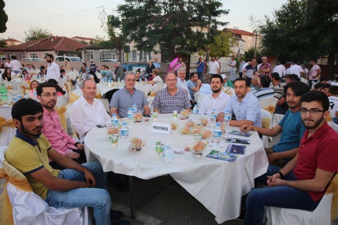 Halk iftarı Şirinevler'de yapıldı