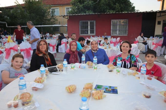 Halk iftarı Şirinevler'de yapıldı