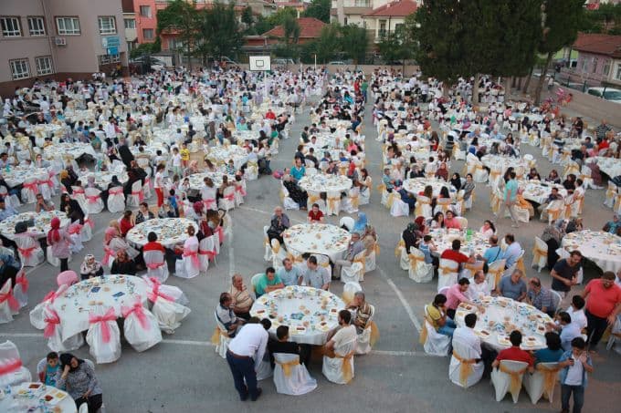 Halk iftarı Şirinevler'de yapıldı