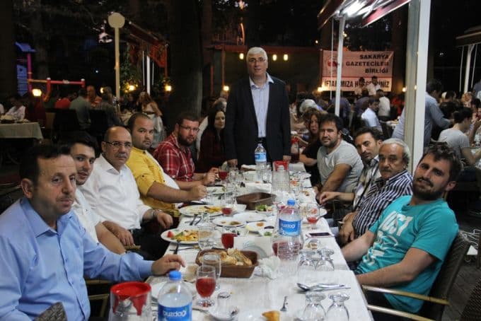 Gazeteciler iftarda buluştu