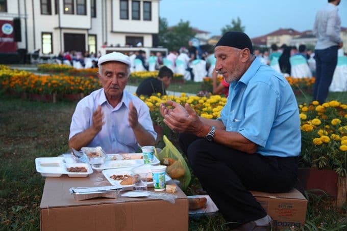 Binlerce kişi bu iftarda buluştu